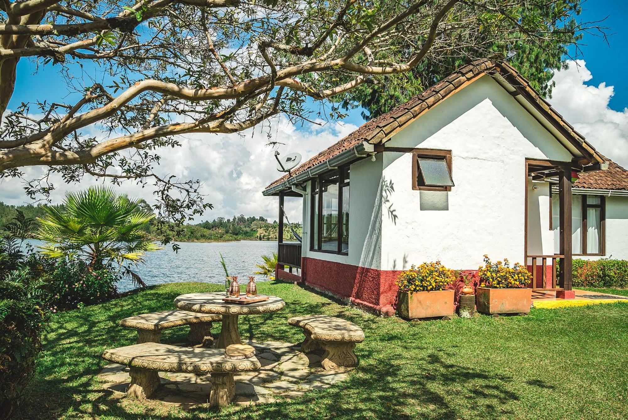 Gasthaus El Trebol Guatapé Zimmer foto
